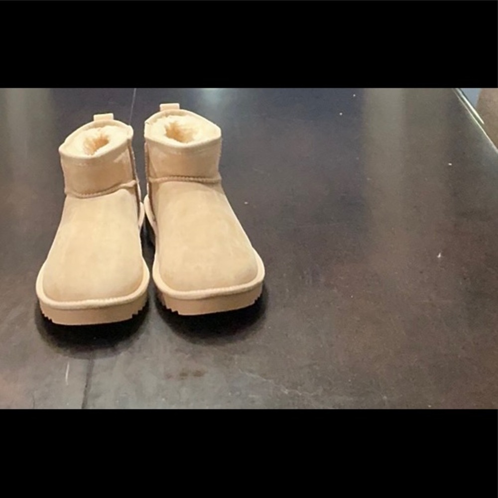 Women’s size 8 booties - Brand New